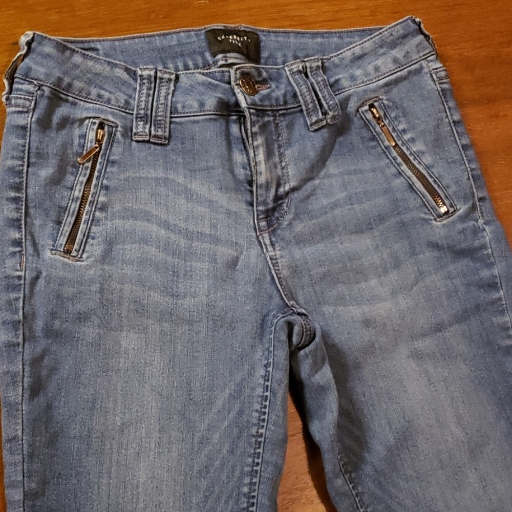 Celebrity pink skinny jeans size 5/27